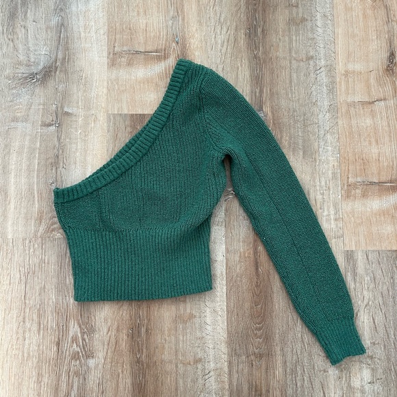 Steve Madden One Shoulder Sweater - Picture 5 of 7